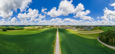 Gemeinde Niederbergkirchen Landkreis Mühldorf Landschaft um Niederbergkirchen (Dirschl Johann) Deutschland MÜ